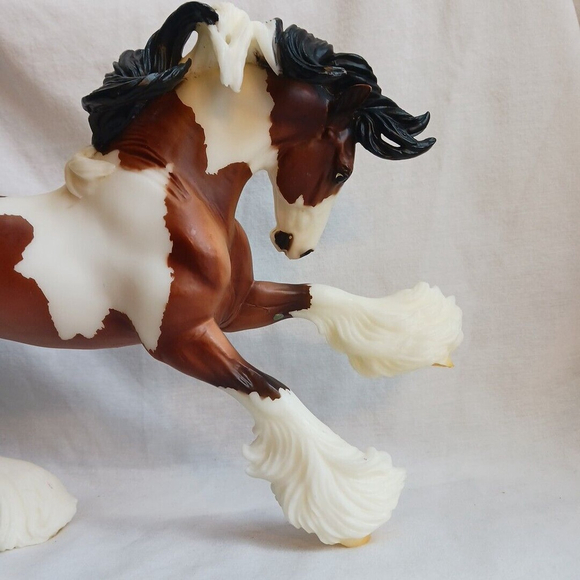 Breyer Traditional Model Horse GYPSY VANNER #1497 Brishen Matte Bay Pinto - Picture 6 of 8